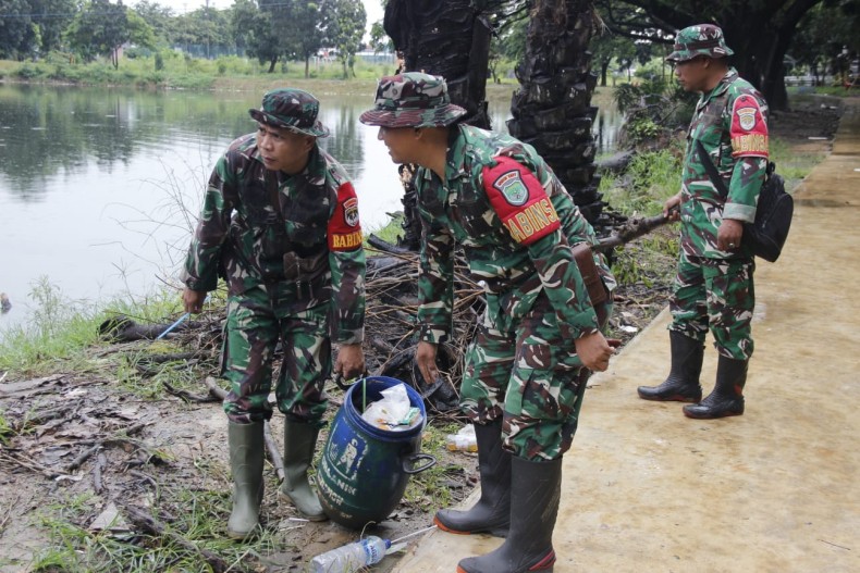 Info Kota Bekasi Terkini: Gotong Royong Bersihkan Danau Duta Harapan Dipimpin Wali Kota Bekasi