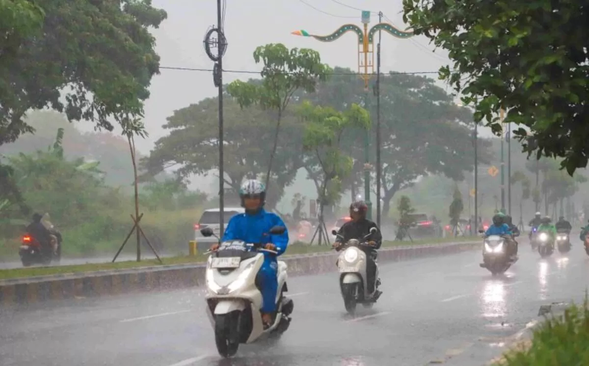 BMKG Imbau Waspada Hujan Lebat di Banten dan Jawa Barat, Potensi Banjir